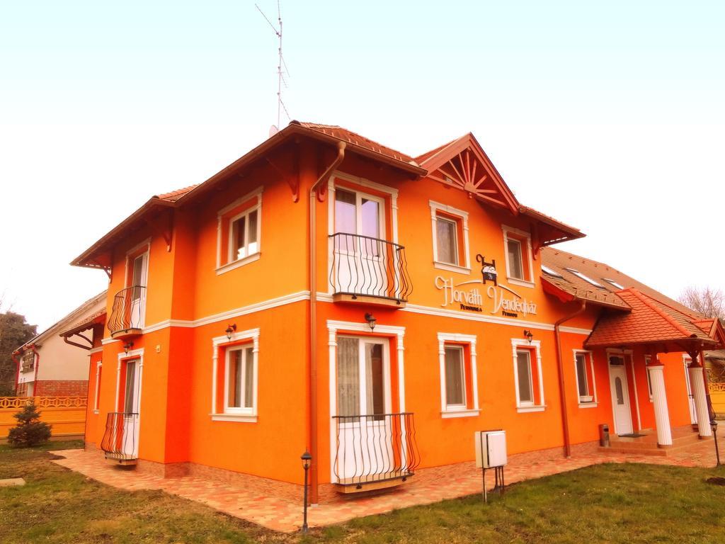 Horvath Vendeghaz Hotel Orosháza Buitenkant foto