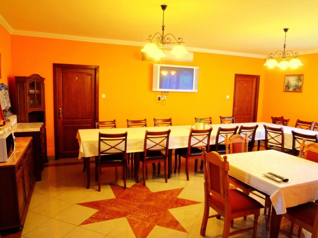 Horvath Vendeghaz Hotel Orosháza Buitenkant foto