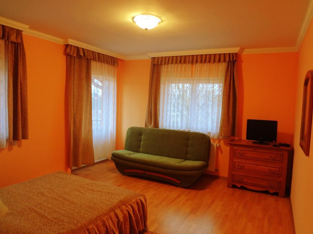 Horvath Vendeghaz Hotel Orosháza Buitenkant foto
