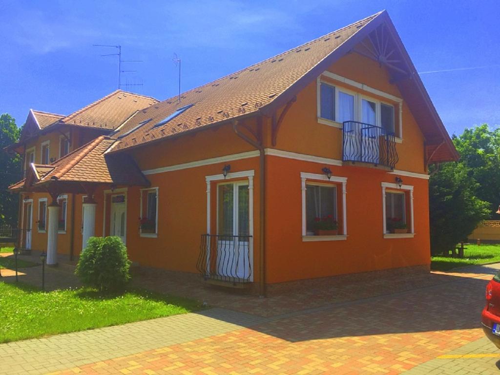 Horvath Vendeghaz Hotel Orosháza Buitenkant foto