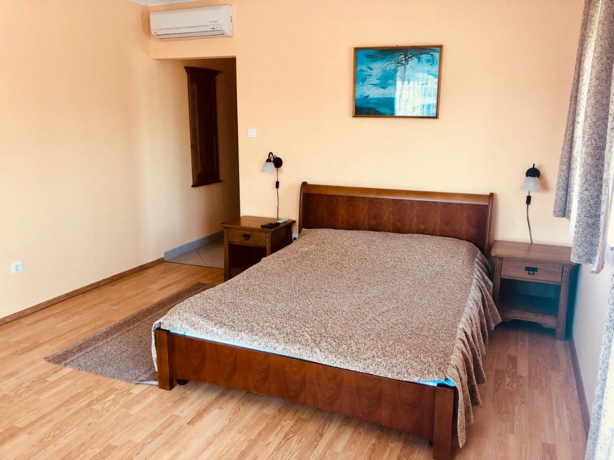 Horvath Vendeghaz Hotel Orosháza Buitenkant foto