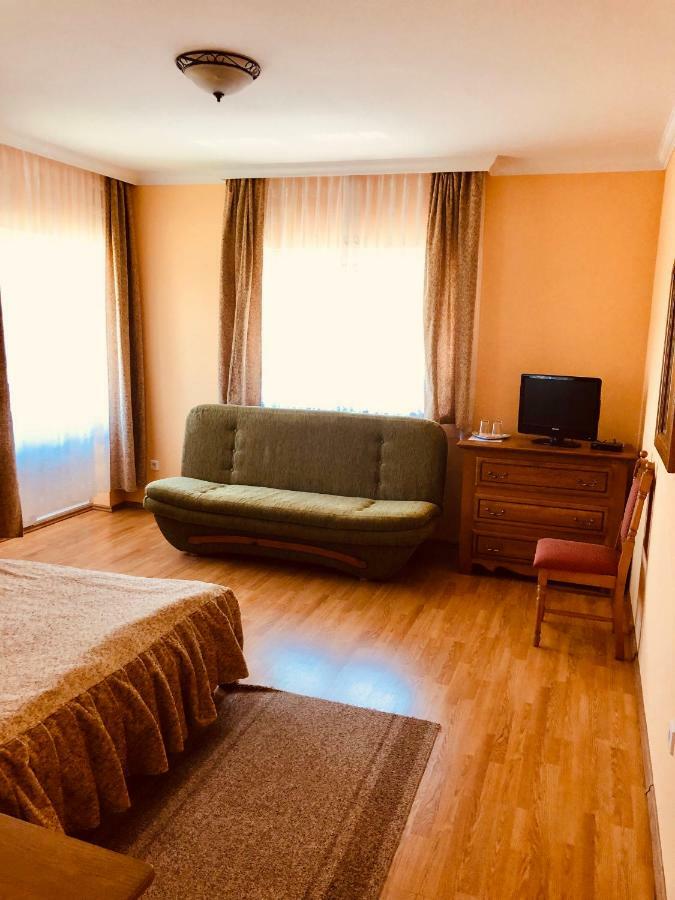 Horvath Vendeghaz Hotel Orosháza Buitenkant foto