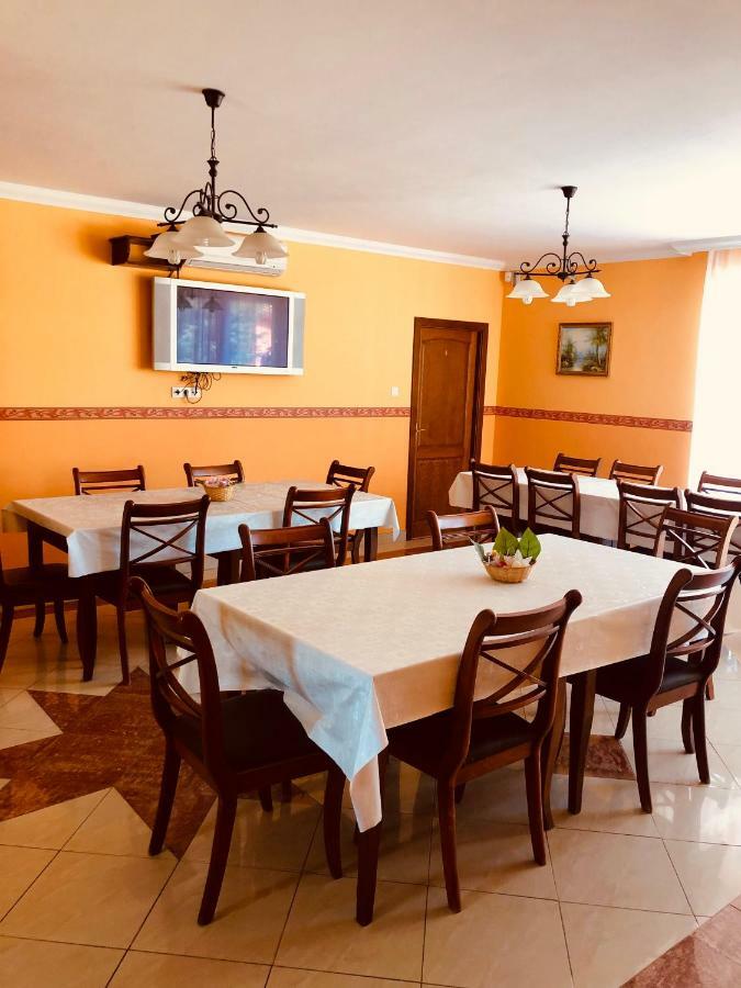 Horvath Vendeghaz Hotel Orosháza Buitenkant foto
